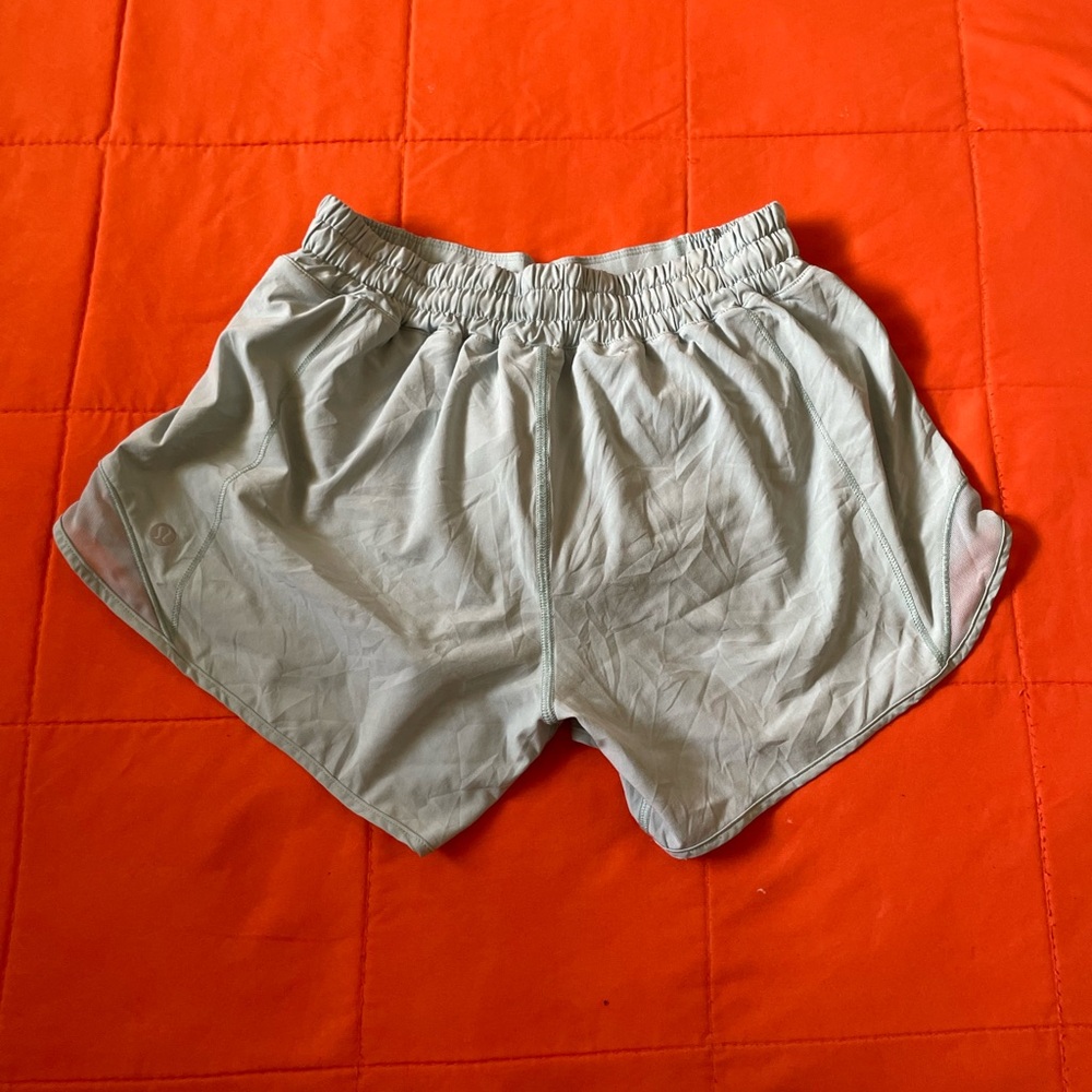 Lululemon Shorts Womens 6 Green Gym Athletic Activewear Running Sportswear
